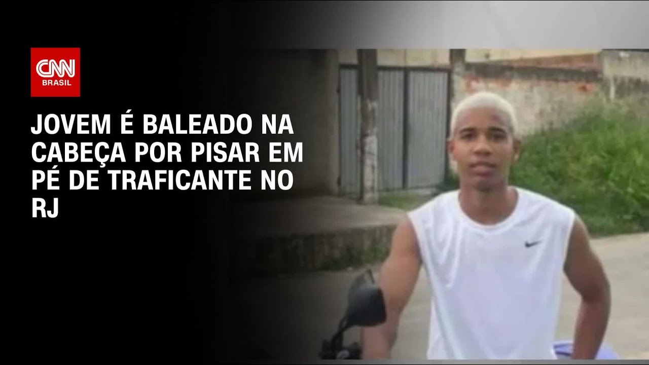 Jovem é baleado na cabeça por pisar em pé de traficante no RJ | BASTIDORES CNN