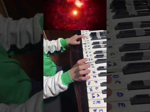 Gaspar 7 años, aprendiendo piano autodidacta