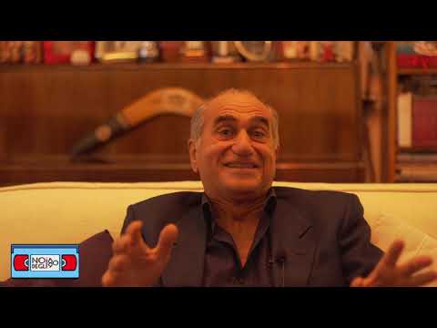 Al bar dello sport, Pino Ammendola: "La scena del cappotto di Cashmere con Banfi la improvvisammo"