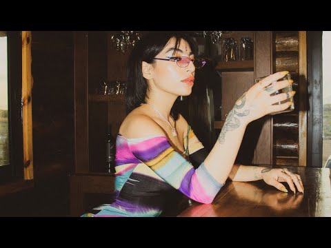 AIDA ROJO - MI CUARTO (VIDEO OFICIAL)