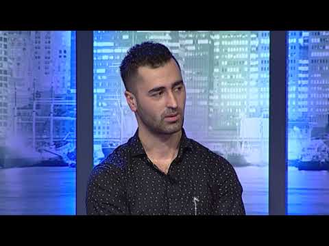 BOOM - Momenti më i sikletshëm? Këngëtari shqiptar rrëfen si e puthin fanset në buzë