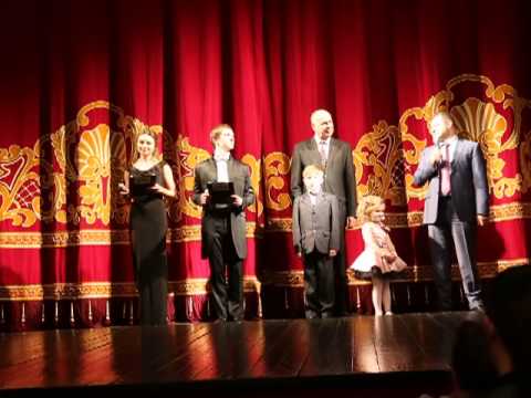 "Iasii in carnaval" (Teatrul National "Vasile Alecsandri").la Cernauti.-2013,