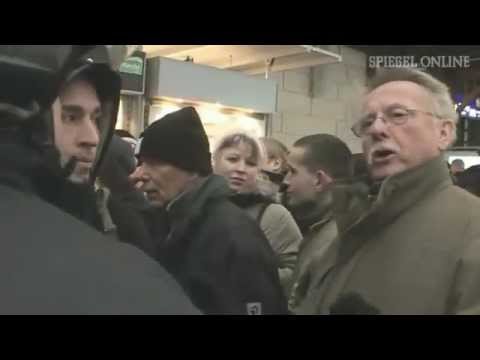 Dresden 19.02.2011: Blockaden verhindern Aufmarsch der Nazis - SPIEGEL TV