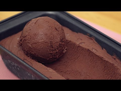 Easy Homemade Chocolate Ice Cream