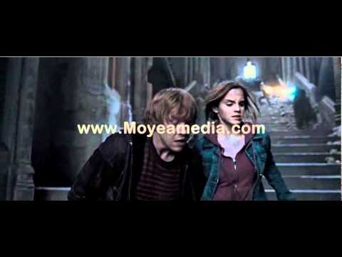 Deathly Hallows, Part 2 - Never Before Seen Clip #3 (Nagini attacks Ron and Hermione)