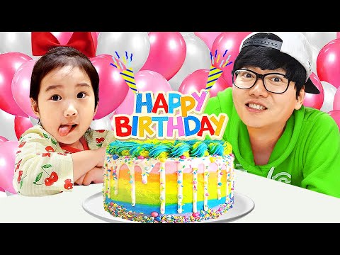 Boram merayakan ulang tahunnya bersama teman-temannya