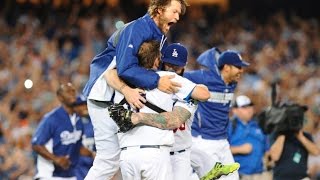Clayton Kershaw derrota a los Gigantes, 8-0 el equipo celebra su logro