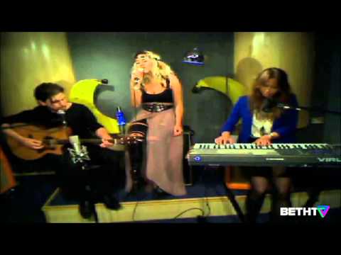 Laura Steel - Opposites Attract | Live & Acoustic