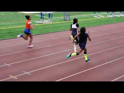 Novas 11-12 girls 200m dash, heat 4 in Philly. Series 1