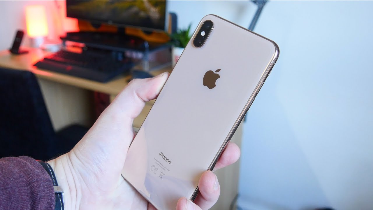 iPhone XS Max Review + Camera Test