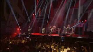 Video thumbnail of "Xutos & Pontapés - N'América (35 ao vivo)"