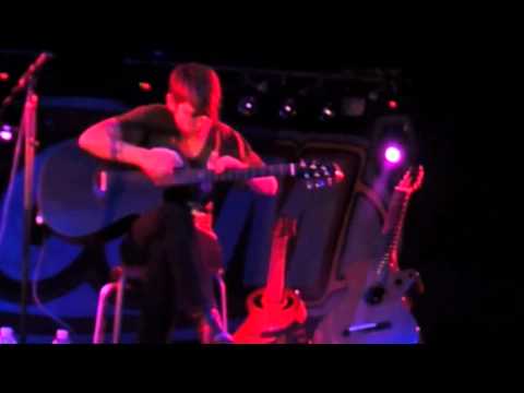 Kaki King - Playing with Pink Noise & Italian Shoes (Live in Mezzago, 04/12/2011)