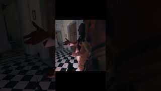 Il a pas capté qu'il avait perdu son couteau 😂