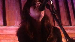 Julia Holter - Horns Surrounding Me (Live @ Cecil Sharp House, London, 20/08/13)