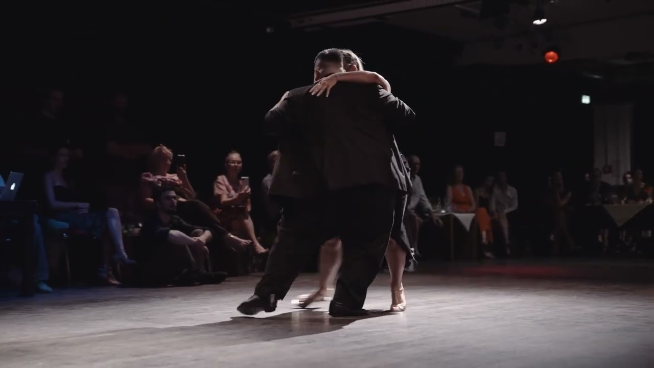 Alejandra Matiñan y Aoniken Quiroga - Berlin - 2022 - Tango Exhibicion 1