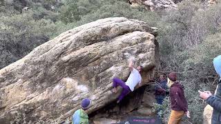 Video thumbnail of Divergent Spectrum, V8. Red Rocks