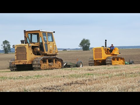 Two big Cats: 1980s Caterpillar D7G SA and D8H mole draining | Steel Tracks at Work
