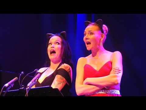 Dúo humoristico de dos gatos...Tarja Turunen  - Noche Escandinava III