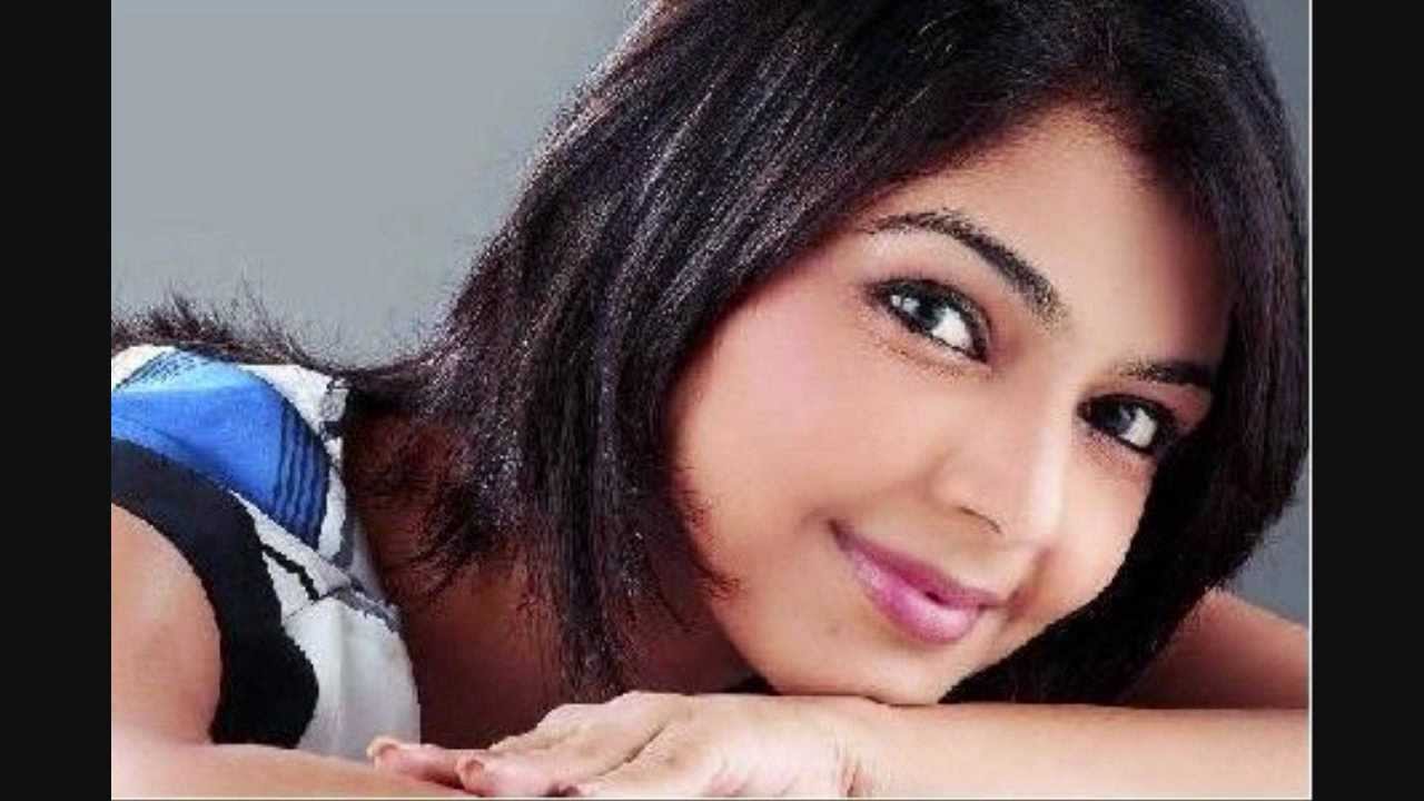 Lut Gayi Hai Kisi Ki Jawani Lyrics  | Sawan Bhadon | Munawar Sultana, Omprakash | Lata Mangeshkar, Shiv Dayal Batish | Bhagatram Batish, Husnlal Batish