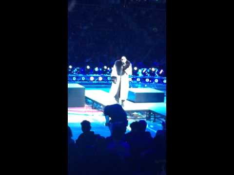 Ma$e (mase) Detroit pistons half-time show.