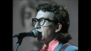 Elvis Costello - Radio, Radio (Revolver, UK, 1978/08/05)