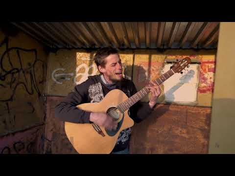 Zastávka ŽIVĚ: AdolpHo Tramp