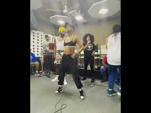 La Perversa Con Su EQuipo De Trabajo 😱💪🅱️🅾️🅱️🅾️