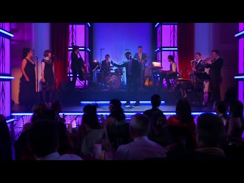 Bobby Fox - Shout To The Top (Live)