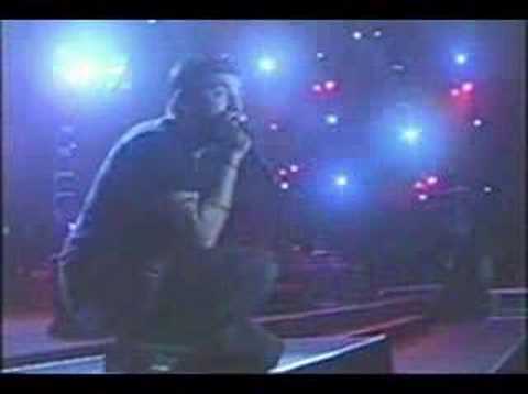 Deftones rock in rio Korea