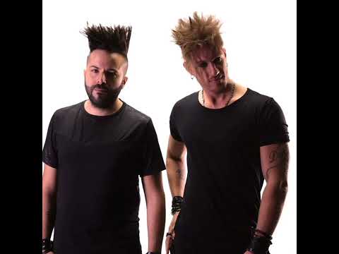 Alien Cut ‐ A A A (Techno Mashup)