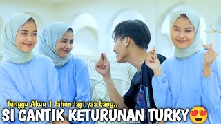 Download lagu PRANK SHOLAWAT &NGAJI❗️SI CANTIK MANIS MASIH KETURUNAN TURKY😍 mp3 Download lagu PRANK SHOLAWAT &NGAJI❗️SI CANTIK MANIS MASIH KETURUNAN TURKY😍 mp3