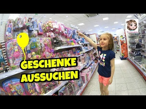 GESCHENKE AUSSUCHEN 🎁 Hannah befüllt ihr Geburtstags-Körbchen bei Rossmann