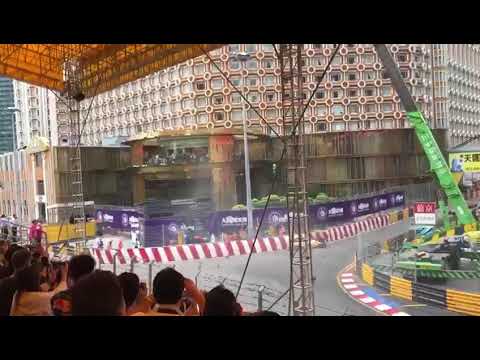 VÔO ESPETACULAR DE SOPHIA FLOERSCH NO GP DE MACAU DA FÓRMULA 3.