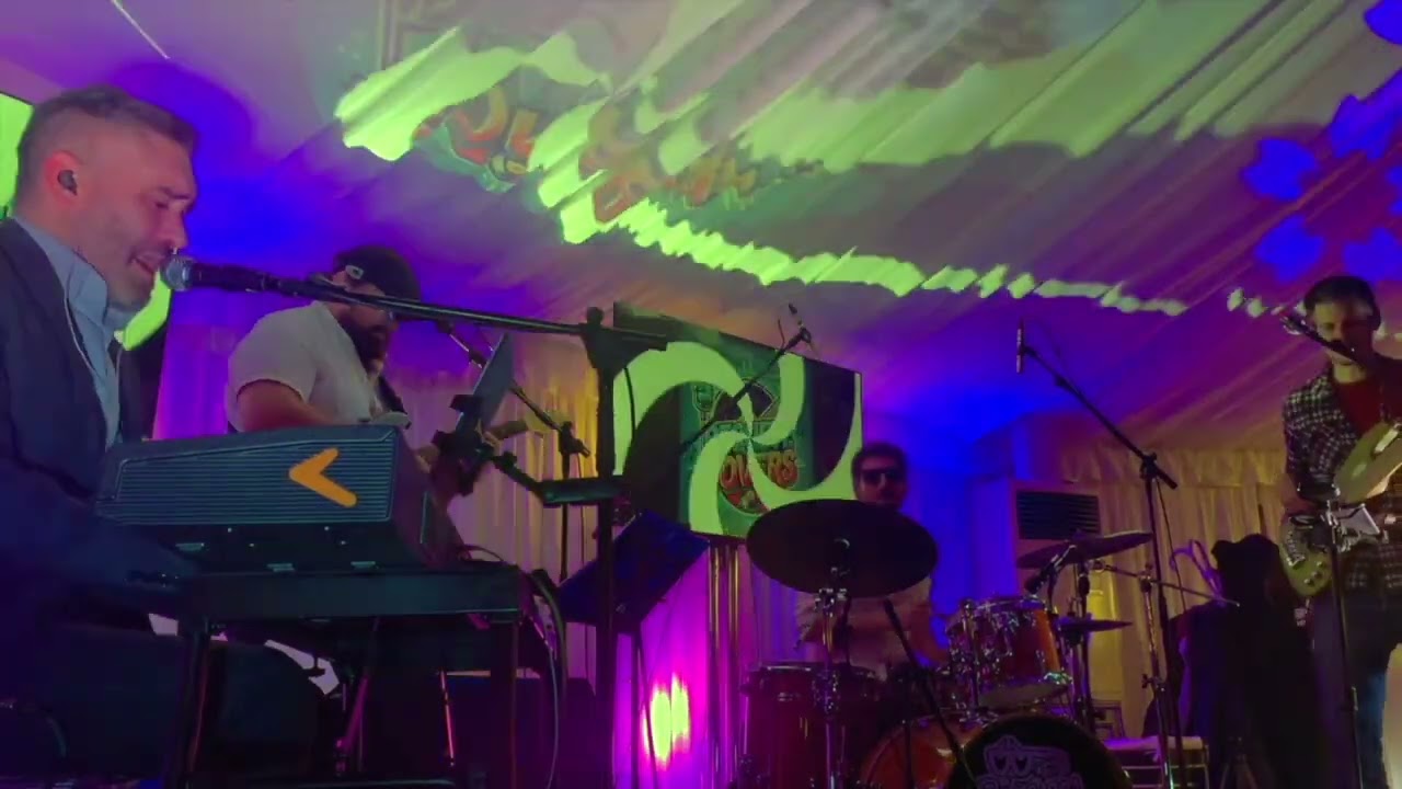 Requetecovers - Tenía Tanto  (Nov 2024)