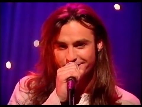 Wet Wet Wet - Love Is All Around - Top Of The Pops (New Entry at No. 4 & 3rd week at No. 1)