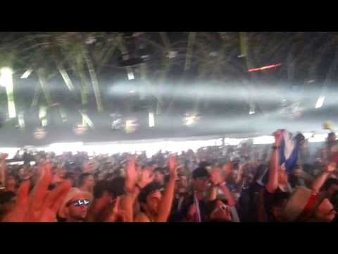 Fedde Le Grand playing Calvin Harris - Under Control @ Smash The House stage Tomorrowland 2014