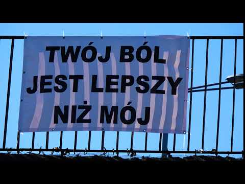 Transparent na wiadukcie w Gdańsku.