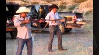 Voy A Jalarle A Mi Cuerno Lyrics English Translation