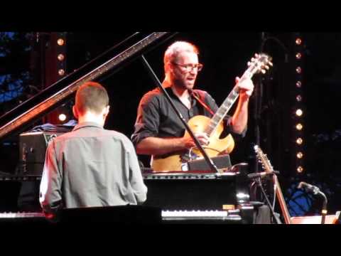 Térez Montcalm: L.O.V.E. - FJ5C 2012