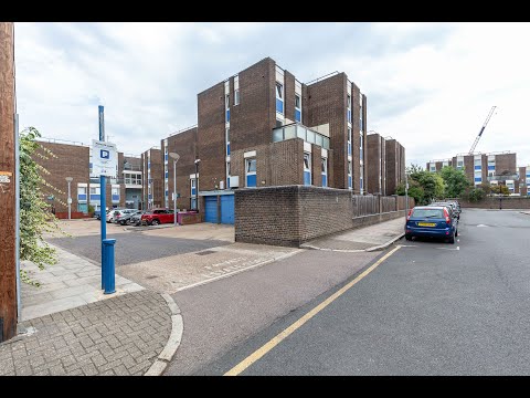 3 bed maisonette in Wren House on Gernon Road in Mile End