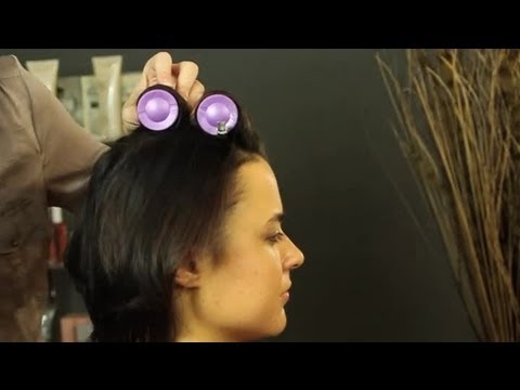 How to Use Hot Rollers in Short Hair : Shoulder-Length & Short Hairstyles