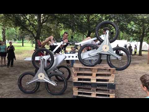 Pedalbetriebenes Amphibienfahrzeug über 110 cm Palettenstapel - #2imEis - per Pedal durch Alaska