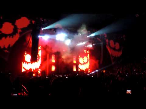 SKRILLEX VS. KNIFE PARTY - INTRO "POWER GLOVE" @ 1STBANK CENTER (DENVER,CO)