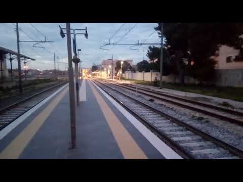 Ecco che strombazza il Frecciarossa 9805