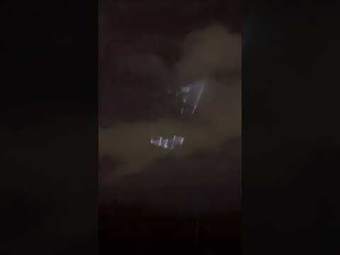 Toma desde Rosales Desamparados Alajuela Hoy 3 sept 2025 7:30 pm en el Volcán Poas Costa Rica nave