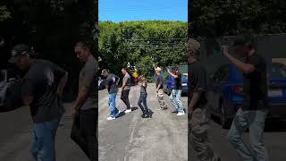 How we’ll be crossing the street from now on 🚶‍♀️😂 with the amazing @Paulaabdul 💃