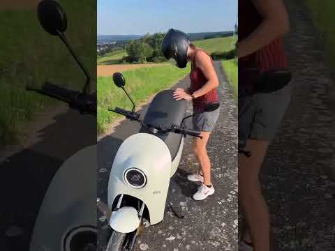 2 batteries in the @unu Scooter Pro = Max. 100 km reach! 🔋 #scooter