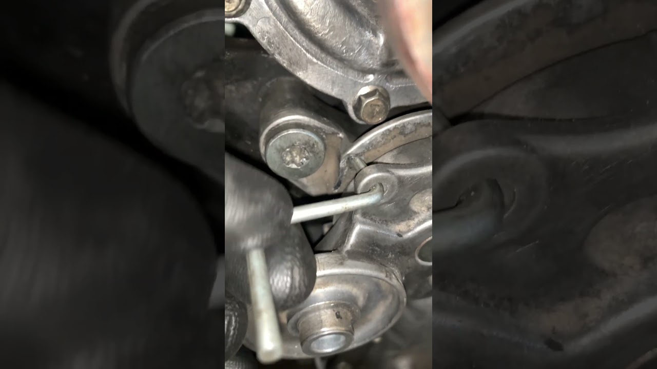 Tensor de correa de alternador Mitsubishi L200