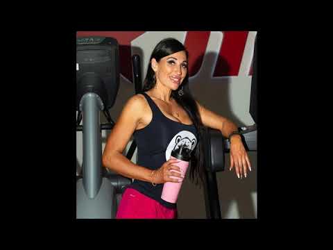 Milf Huge Biceps 38.