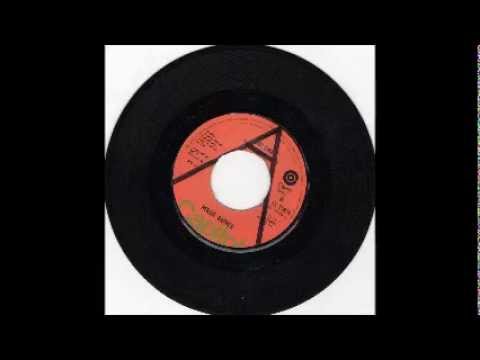 REGGIE GARNER / Hot line CSA / N°249